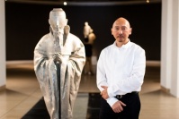 李象群 卸掉不值錢的面子,李 象群