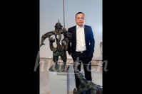 鄭好：浙江商人的美術(shù)館沖動,張曉剛,陳逸飛,達明?赫斯特,趙無極,李 旭,朱其,李旭,鄭好,薛松,谷文達