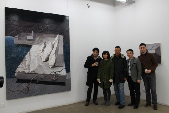 展覽現(xiàn)場嘉賓合影（由左向右）：馬樹青、何情、尹齊、現(xiàn)實(shí)空間負(fù)責(zé)人江濤、策展人于海元
