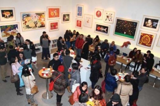 2013hi 小店年度派對(duì)高瑀“星星落在我頭上”，氣氛熱鬧、交談甚歡。
