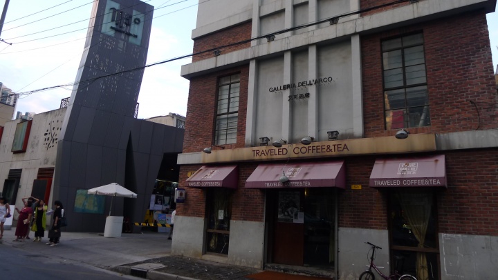 上海畫廊聚集地之一的M50
