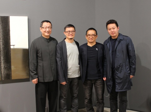 左起：大未來(lái)林舍畫(huà)廊創(chuàng)始人林天民、藝術(shù)家陸先銘、藝術(shù)家郭維國(guó)、策展人崔燦燦
