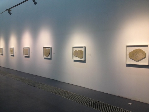 孫良 八幅皮面油畫展示效果
