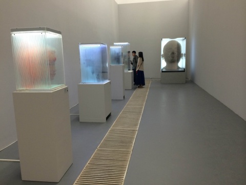 夏小萬作品展示空間與效果

