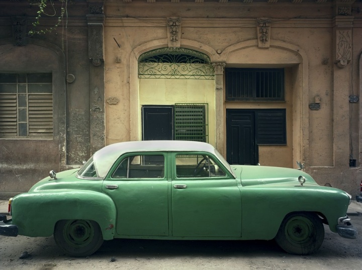 Green Car Havana, 1997Courtesy of Camera Work, Berlin  （圖片來自上海藝術(shù)影像展官網(wǎng)）
