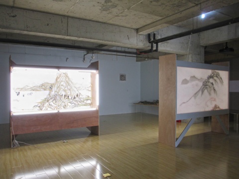 二樓互動(dòng)區(qū)域，通過正反對(duì)比，展示了材料轉(zhuǎn)化的方式。
