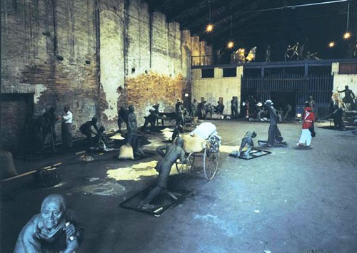 1999年，蔡國強的作品《威尼斯收租院》在意大利第48屆威尼斯國際藝術雙年展中獲金獅獎，還引發(fā)了與原作者的官司
