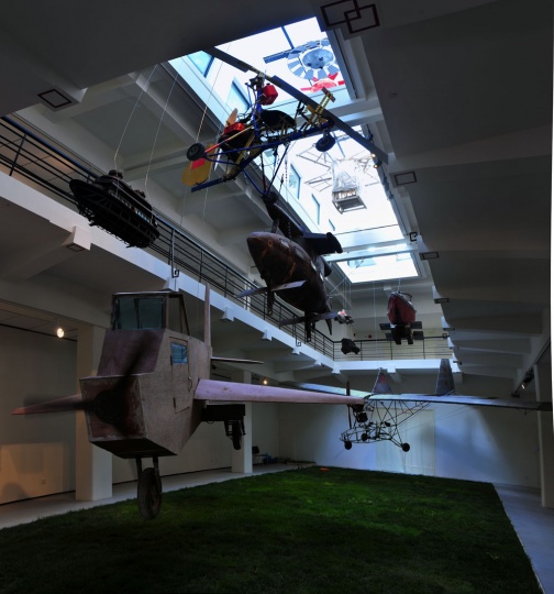 2010年，展覽“農(nóng)民達芬奇”首次亮相于上海外灘美術館
