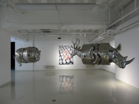裝置藝術(shù)家任宏偉出生于1975年，抽象和隱喻，始終是他進(jìn)行創(chuàng)作的法寶
