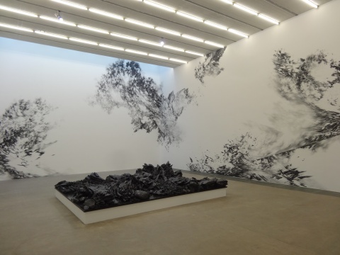 瑞士藝術(shù)家Julia Steiner的作品，傳統(tǒng)氣息撲面而來，氣場頗為強(qiáng)大
