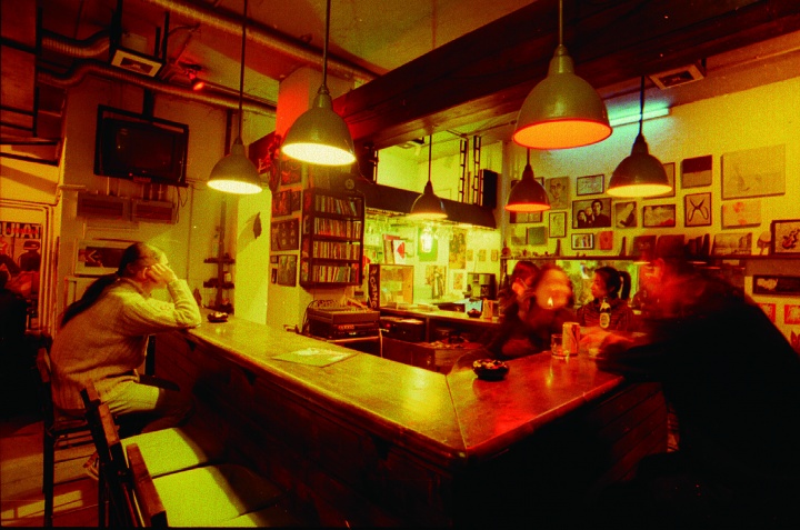 小酒館玉林店內(nèi)景

