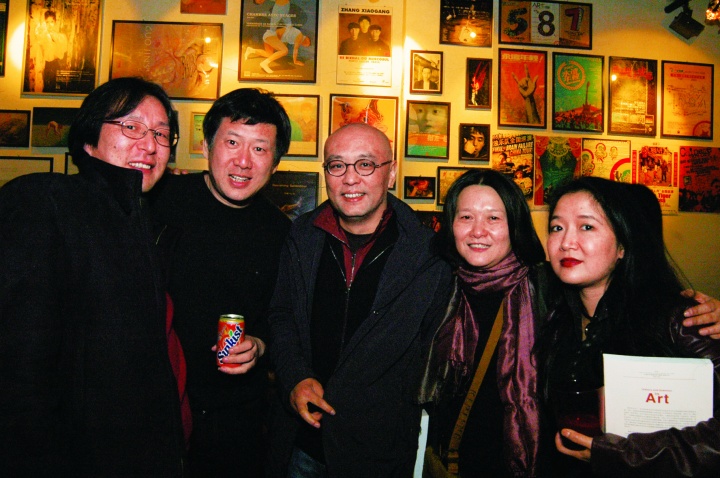 07年-易丹·周春芽·張曉剛·唐蕾·翁菱在小酒館10周年慶
