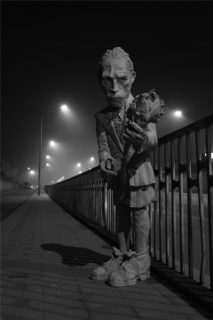 《向日葵·梵高》2012年 236×117×95cm 鑄銅
