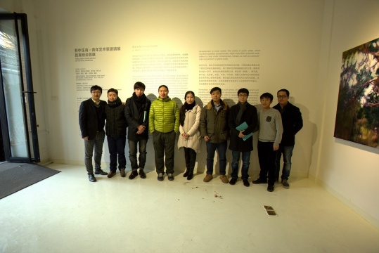 參展藝術(shù)家合影嘉賓與
