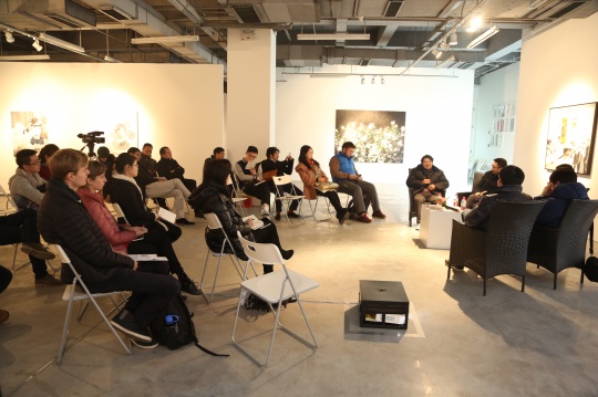 “繪畫在當(dāng)代”學(xué)術(shù)對話現(xiàn)場，Contemporary Painting Academic Dialogue Scene
