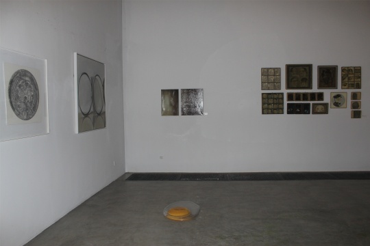 展覽現(xiàn)場，“雞蛋”是遷至草場地后首展中的作品
