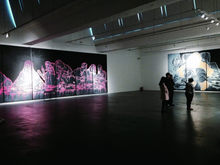 2014年11月，泉空間展出了王廣義全新個展“偶像的底片”，將目光投向了對當代藝術家新創(chuàng)作的思考
