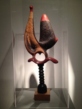 《特殊裝置6》 高88cm 木、著色 1987
