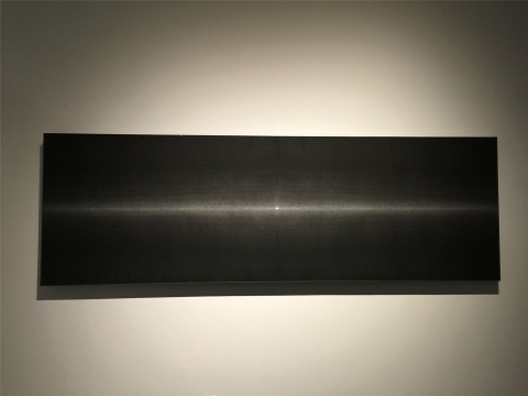 光對于藝術(shù)家意味著平靜與沉淀，希望與生機
