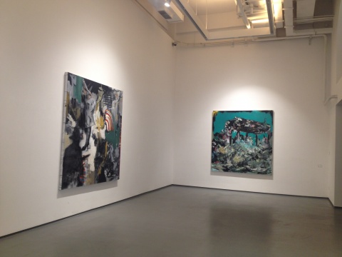 郭筍《不敢高聲語，恐驚天上人》 200×190cm 布面油彩 2014（右）