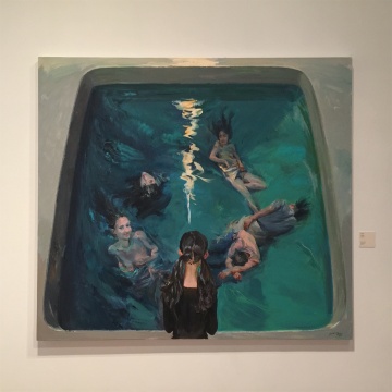 2015年作品《水屏》，以水作為區(qū)隔為兩個世界，內(nèi)外的人互為彼此，彼此參照
