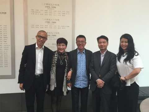 部分出席嘉賓合影：長征空間盧杰、收藏家Jane、劉小東、蘇州博物館館長陳瑞近、UCCA CEO薛梅
