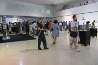 傳播正能量 謝克個(gè)展“年輕的心 燃燒的愛”,謝克