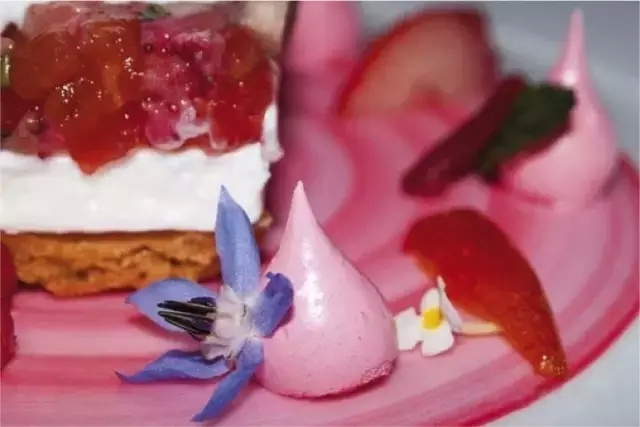 于爾根·特勒《Food No. 15，HotelIl Pellicano 2010》 彩色印刷 182.9x274.3cm 2010

