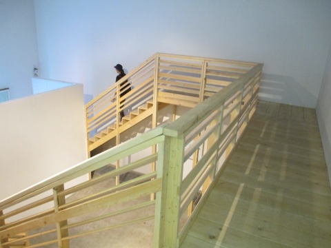 鄭國谷用木材搭建的“展廳”