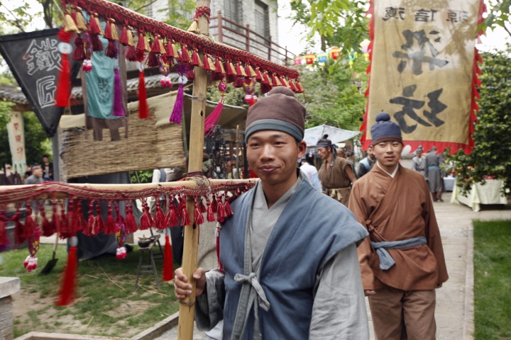胡向前 藝術(shù)是表演出來的 胡向前 藝術(shù)是表演出來的
