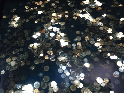 《金屬圓片》局部
