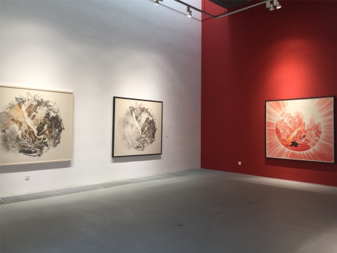 一層展廳入口處的作品
