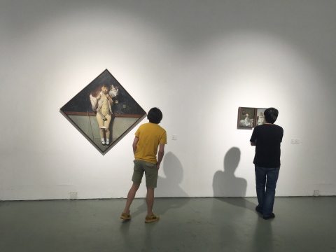 魏東作品中豐滿的元素讓觀眾流連忘返
