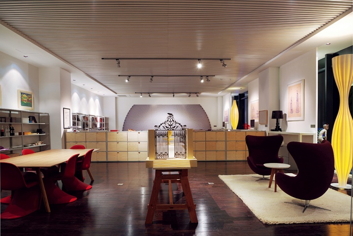 專門針對年輕藝術(shù)家及酒店藝術(shù)衍生品展示的藝術(shù)圖書館空間