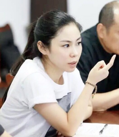侯亞楠 上半年亮態(tài)度 下半年做服務(wù)