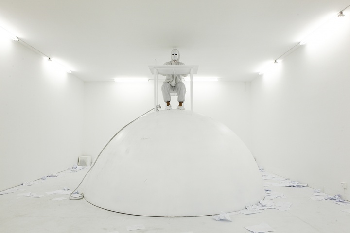 特別項目：胡仁乂  《無限懺悔》  多種材料   可變尺寸  2013-2015   由藝術(shù)家信托基金提供
