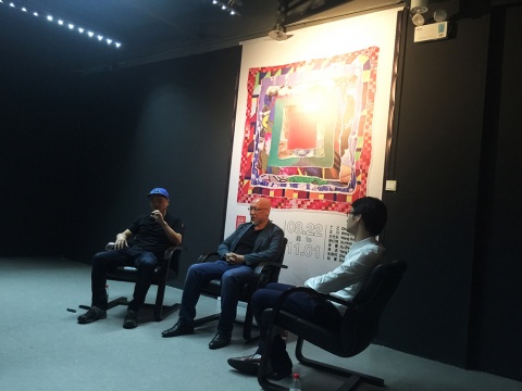 下午2時，策展人蒲鴻與張恩利、王光樂對話正式開始
