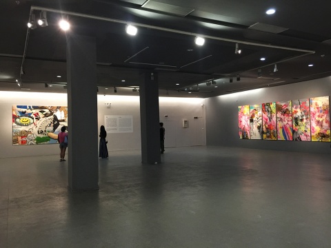 位于負一層展覽區(qū)域，展出的是楊述、王光樂、徐震的作品
