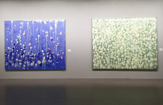  王川  

左：《隕落之二》   200×250cm  布面丙烯  2010  

右：《隕落之三》   200×250cm  布面丙烯  2010 
