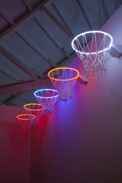 周文斗 《籃球筐》 單個尺寸45cmx60cmx45cm  裝置   2009

