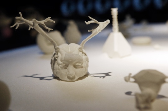 ?田曉磊 《未來顆?！肪植?  尺寸可變   3D打印樹脂，沙   2015