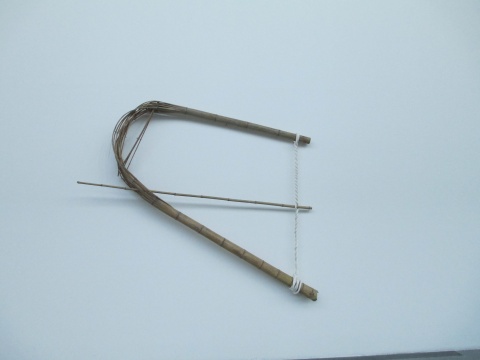 《想太多就會(huì)。。。1號(hào)》 216×42×250cm 竹子、棕繩 2015
