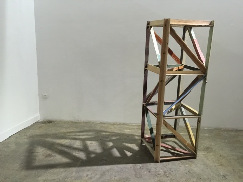 《埃菲爾·比薩》 193×66×68cm  木  2015
