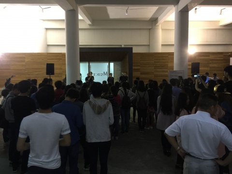 夜幕降臨，林天苗個(gè)展“1.62M在昊美術(shù)館溫州館開幕
