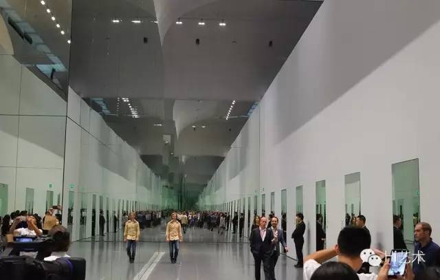 龍美術館接力《15個房間》 今天我們需要什么樣的藝術？