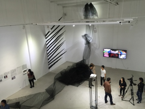 位于草場地甲8號 一個新的空間RONG SPACE的開館展”互助社“現(xiàn)場
