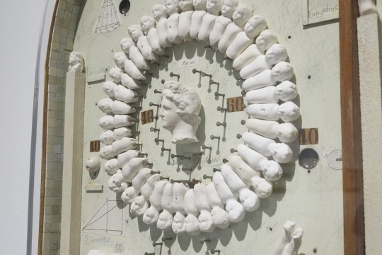 手工感極強(qiáng)的質(zhì)感，是倪有魚作品的特質(zhì)
