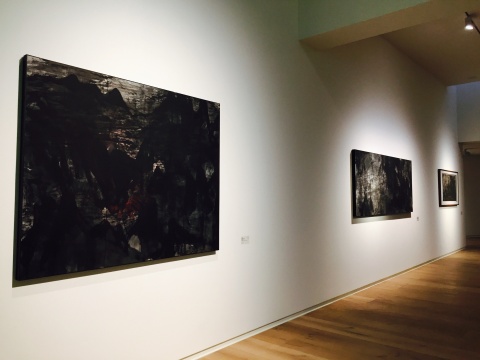 王剛 2014年紙本水墨作品《匿藏的紅光》、《山闕》、《存在》
