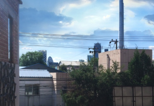 從德薩畫(huà)廊北京二層窗戶望去的風(fēng)景，展廳唯一展出的攝影作品《探針》