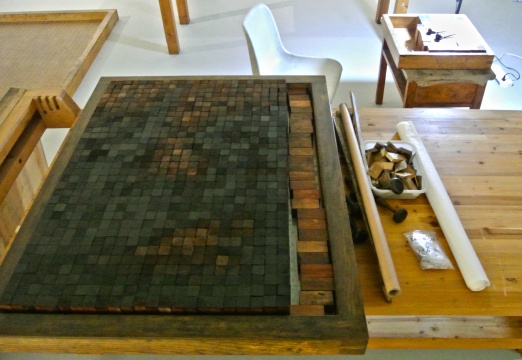 工作臺活字印刷的模具
